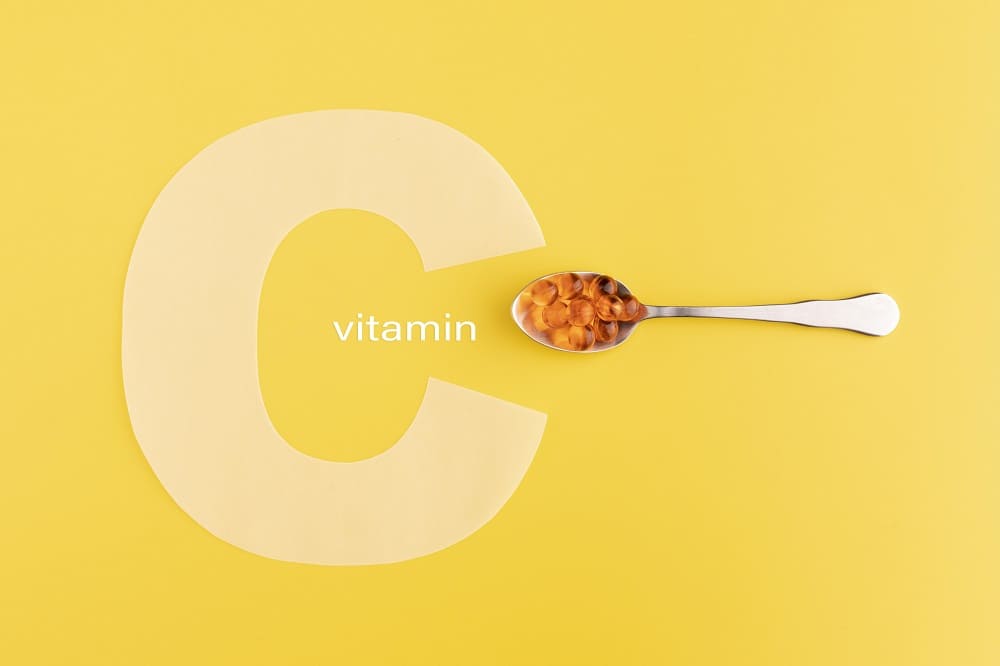 trị mụn bằng vitamin c